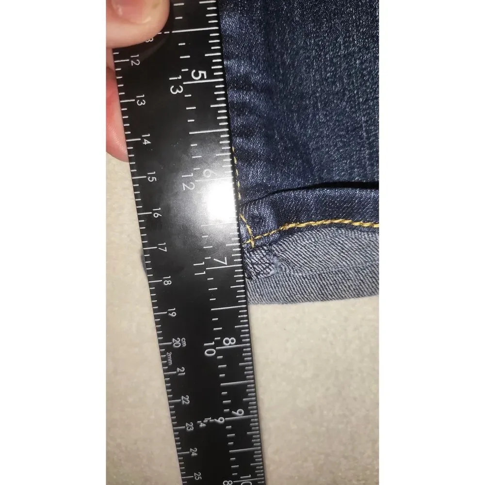 Signature by Levi Strauss Modern Bermuda Womens Shorts 22 - Picture 4 of 6